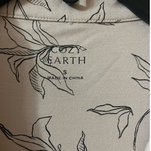 NWOT Cozy Earth Pajama Set - Picture 9 of 9